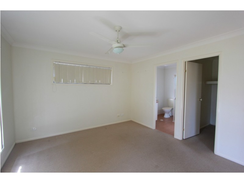 8 Penina Place, Oxley QLD 4075