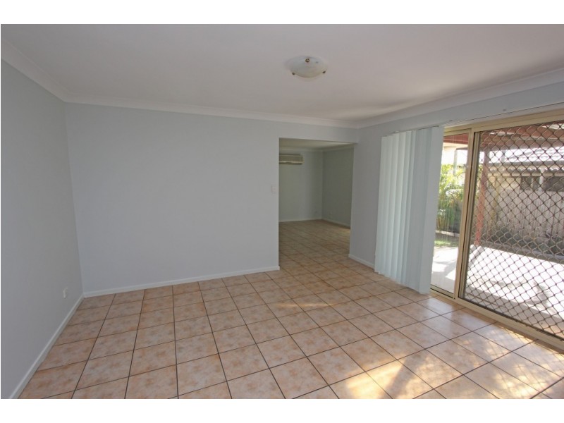 4 Gleneagles Crescent, Oxley QLD 4075