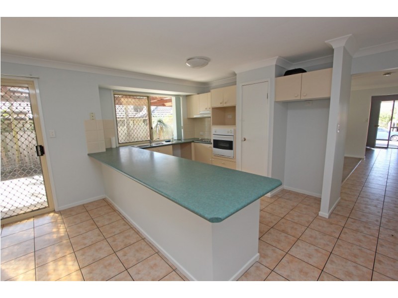 4 Gleneagles Crescent, Oxley QLD 4075