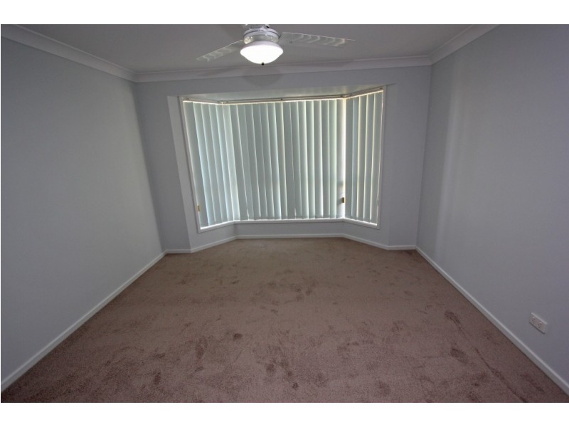 4 Gleneagles Crescent, Oxley QLD 4075