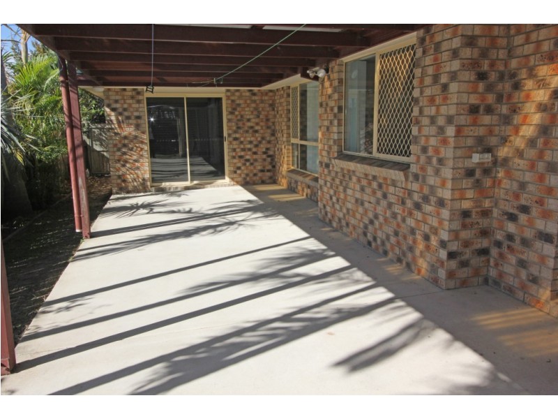 4 Gleneagles Crescent, Oxley QLD 4075