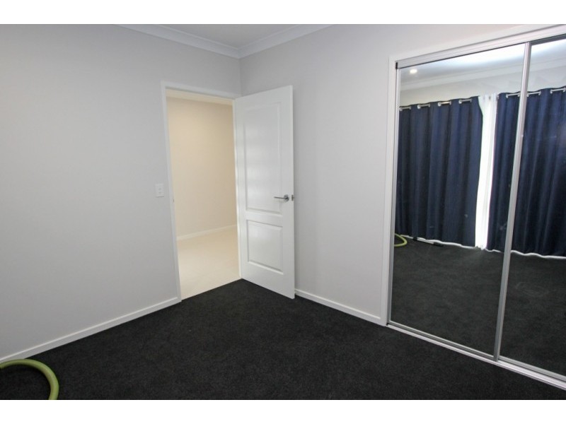 44 Finnegan Cct, Oxley QLD 4075