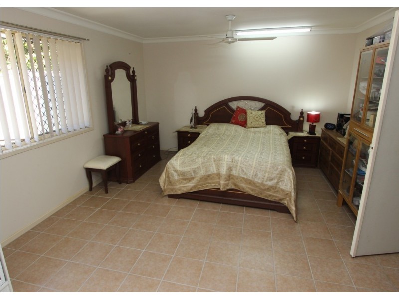 10 Sunningdale Street, Oxley QLD 4075