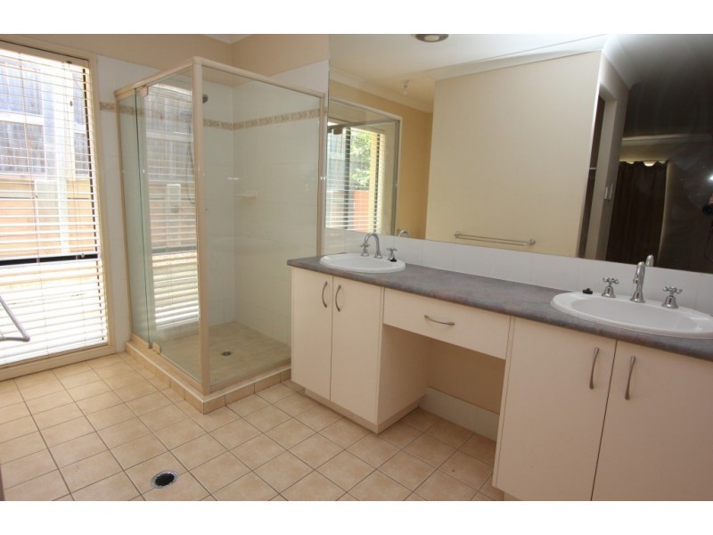 23 Labelle St, Springfield Lakes QLD 4300