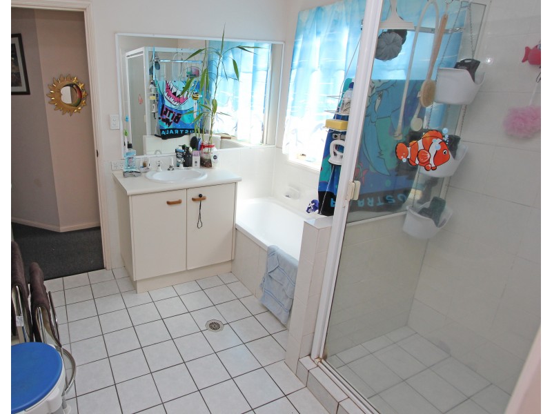 18 Heath Street, Forest Lake QLD 4078