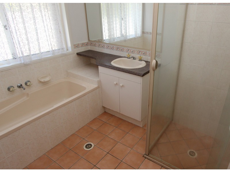 40 Gleneagles Crescent, Oxley QLD 4075