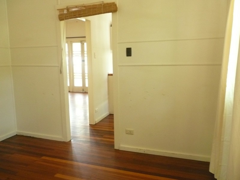 71 Irwin Tce, Oxley QLD 4075