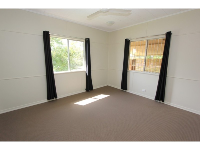 123 Jutland St, Oxley QLD 4075