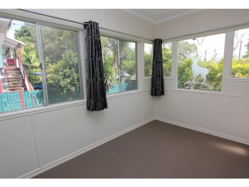 123 Jutland St, Oxley QLD 4075