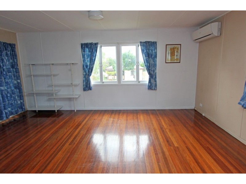30 Jutland St, Oxley QLD 4075