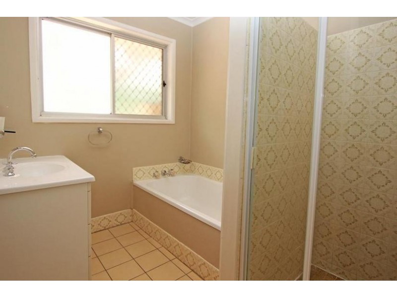 1 Surveyor St, Seventeen Mile Rocks QLD 4073