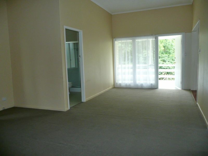 63 Englefield Rd, Oxley QLD 4075