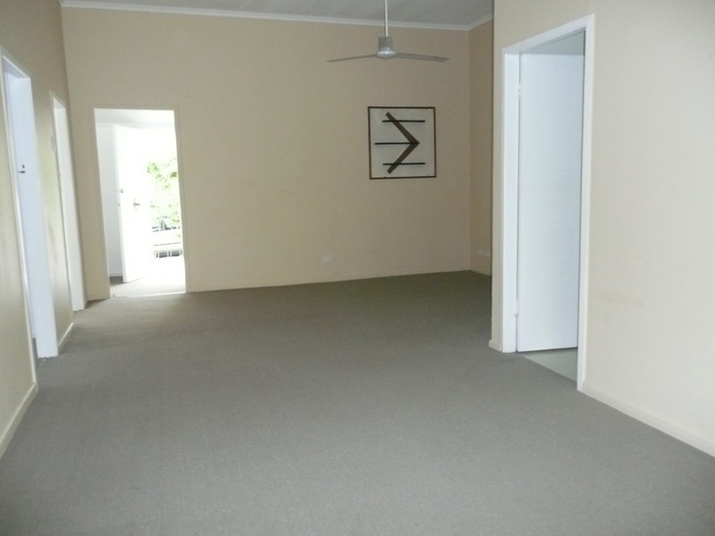 63 Englefield Rd, Oxley QLD 4075