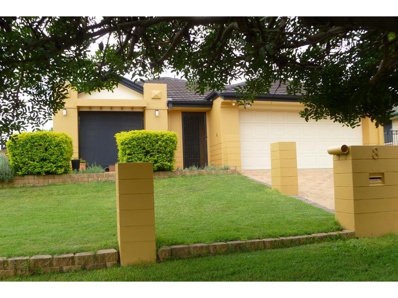 8 Pinehurst Pl, Oxley QLD 4075