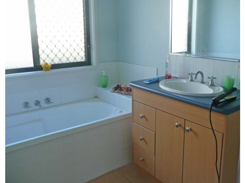 9 Bullen Circ, Forest Lake QLD 4078