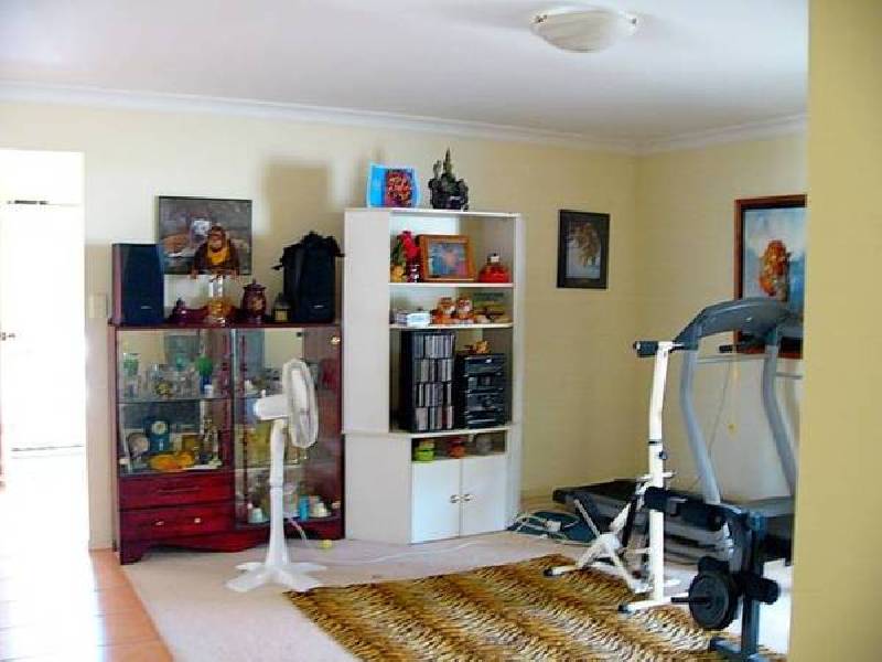 6 Sunningdale Street, Oxley QLD 4075