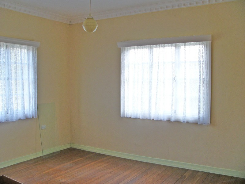 27 O’connor St, Oxley QLD 4075