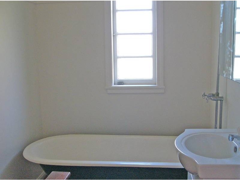 48 Lancelot St, Tennyson QLD 4105