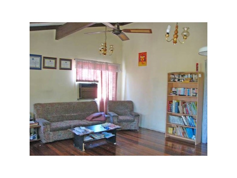 8 Firefly Street, Durack QLD 4077