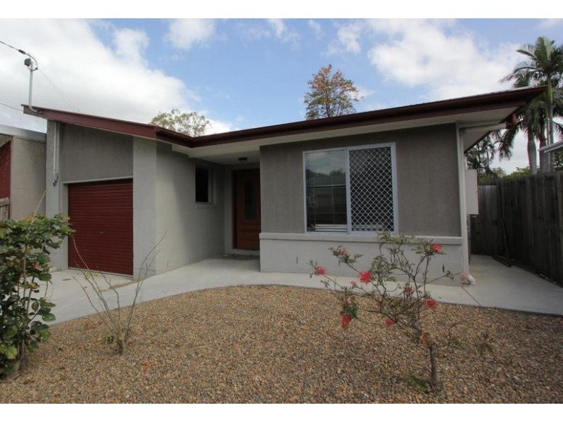 48 William Tce, Oxley QLD 4075