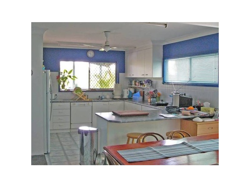 10 Lawson Street, Oxley QLD 4075