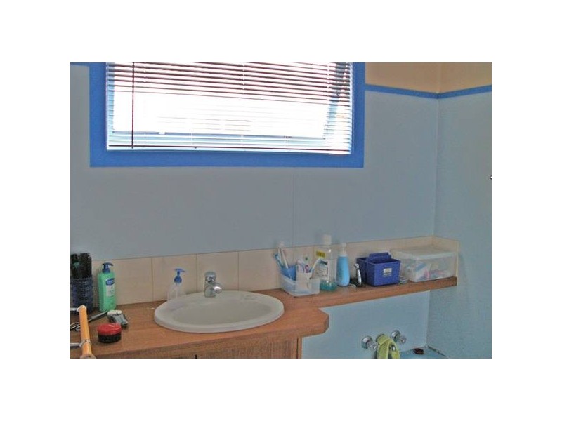 10 Lawson Street, Oxley QLD 4075