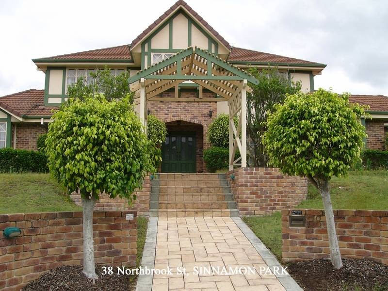 38 Northbrook St, Sinnamon Park QLD 4073