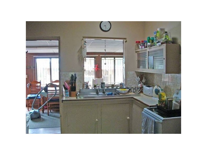 16 Ellen Street, Oxley QLD 4075