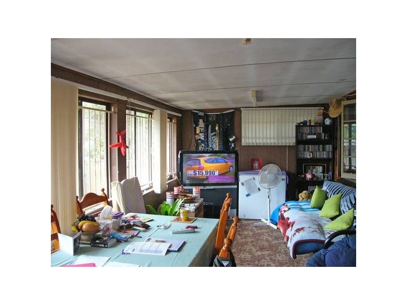 16 Ellen Street, Oxley QLD 4075