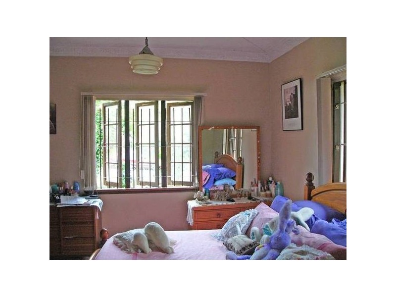 16 Ellen Street, Oxley QLD 4075