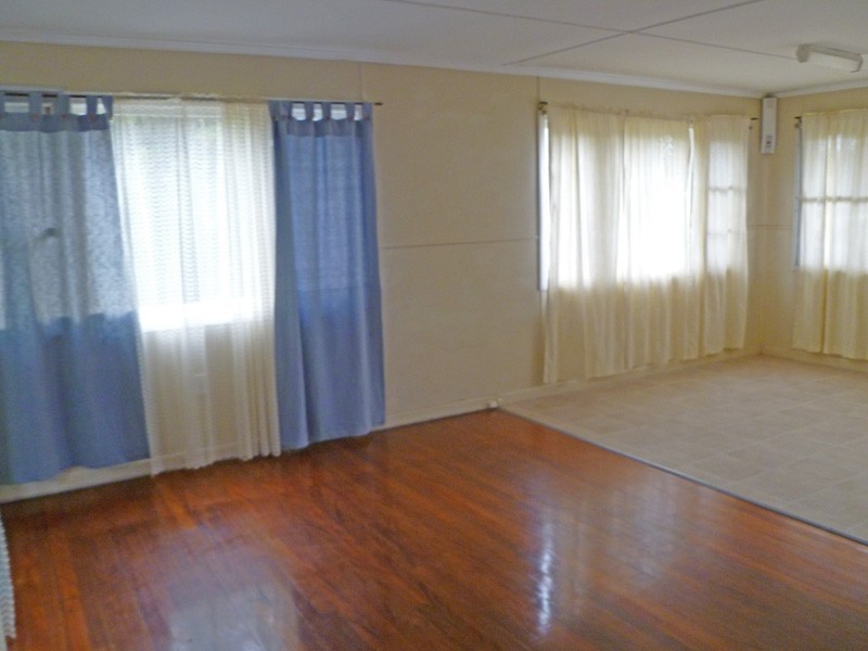 16 Southern Cross Ave, Darra QLD 4076