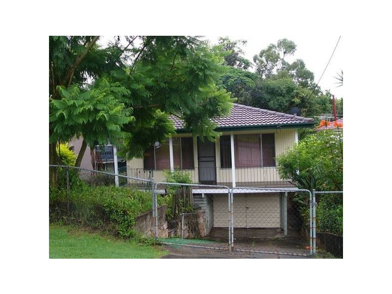 24 Argyle Street, Seventeen Mile Rocks QLD 4073