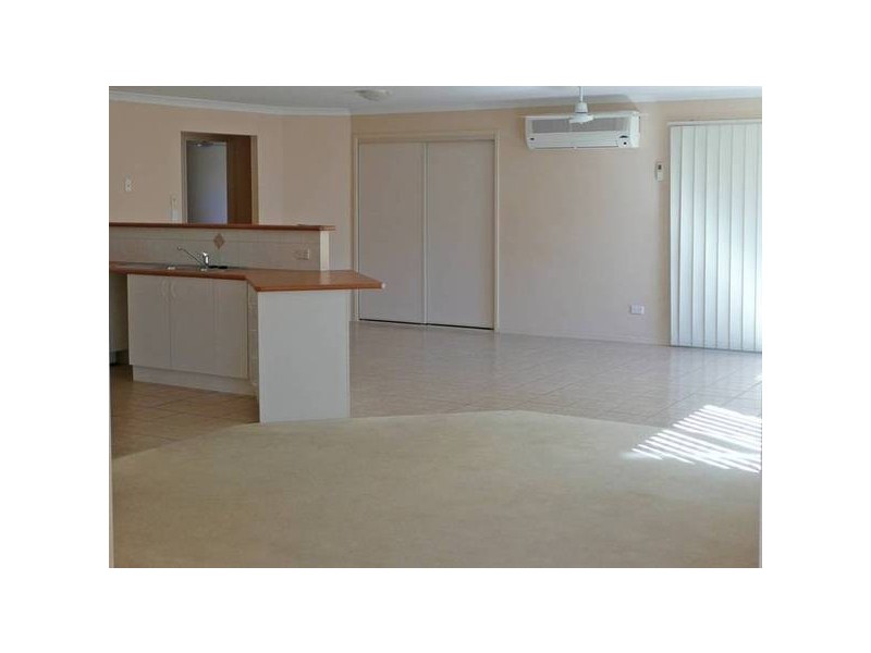 6 Riviera Court, Oxley QLD 4075