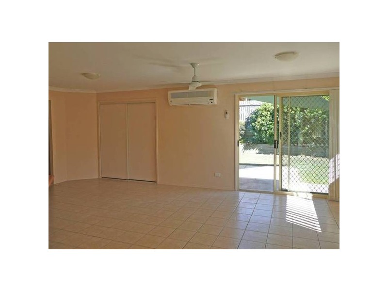 6 Riviera Court, Oxley QLD 4075