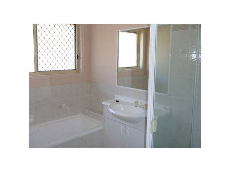 6 Riviera Court, Oxley QLD 4075