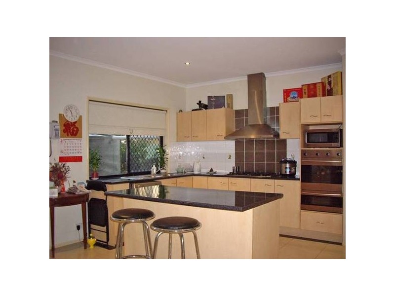 Oxley QLD 4075