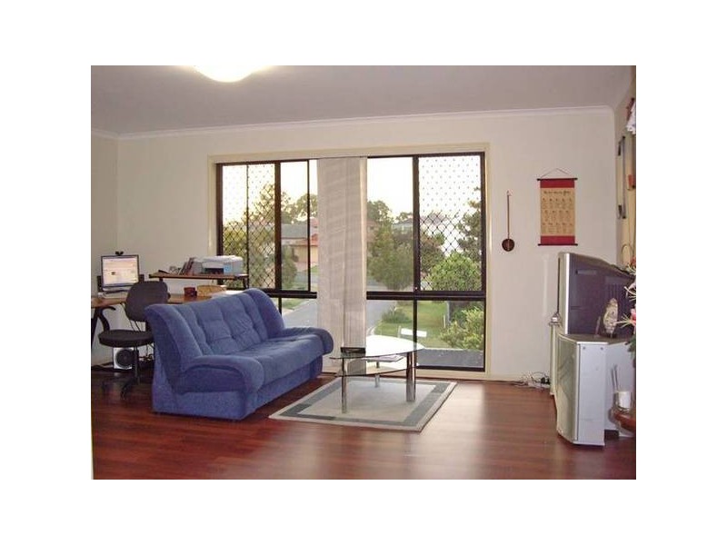 Oxley QLD 4075