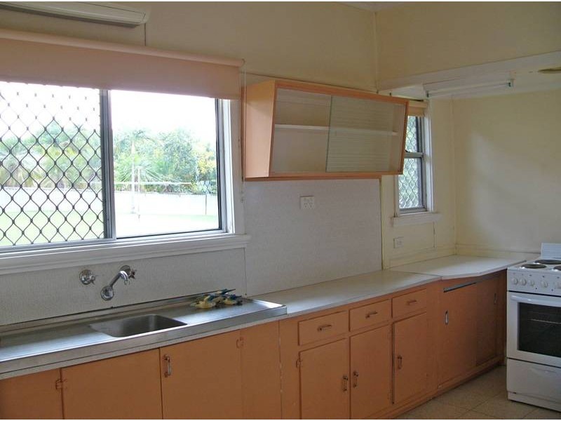 31 Enright St, Oxley QLD 4075