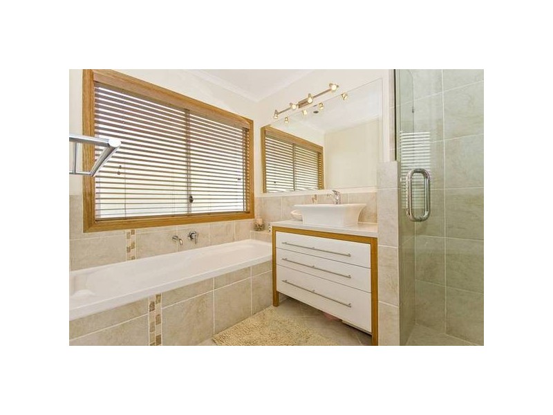 16 Edenvale St, Oxley QLD 4075