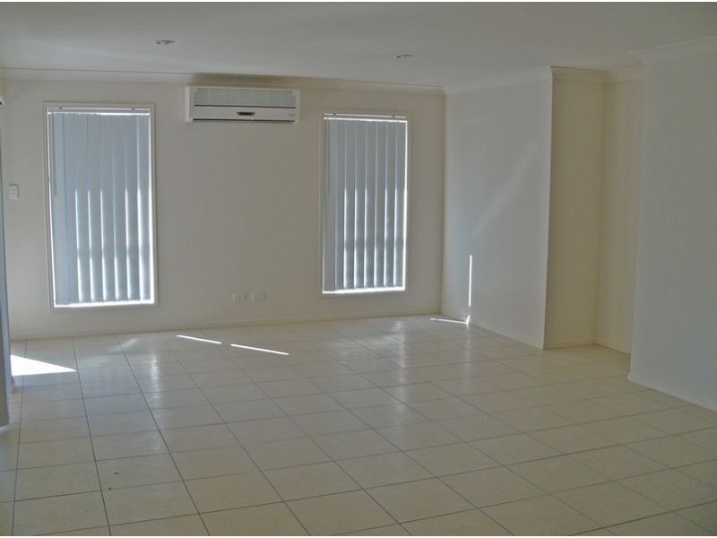 1 York Cl, Oxley QLD 4075