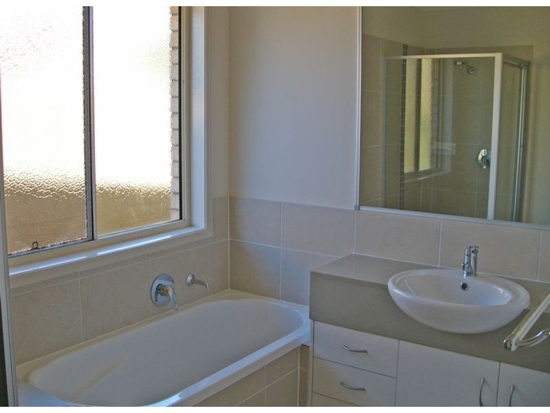 1 York Cl, Oxley QLD 4075