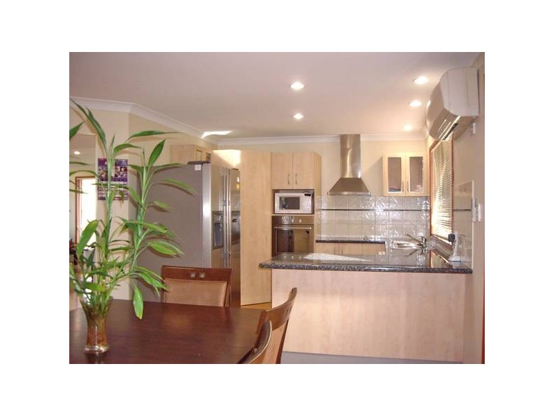 15 Spyglass Street, Oxley QLD 4075