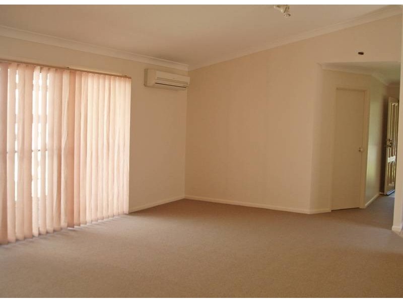 5 Kurrawa Cl, Forest Lake QLD 4078