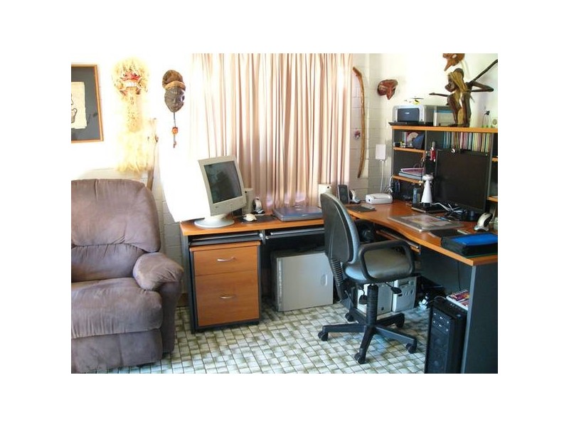 8 Deniven Street, Corinda QLD 4075