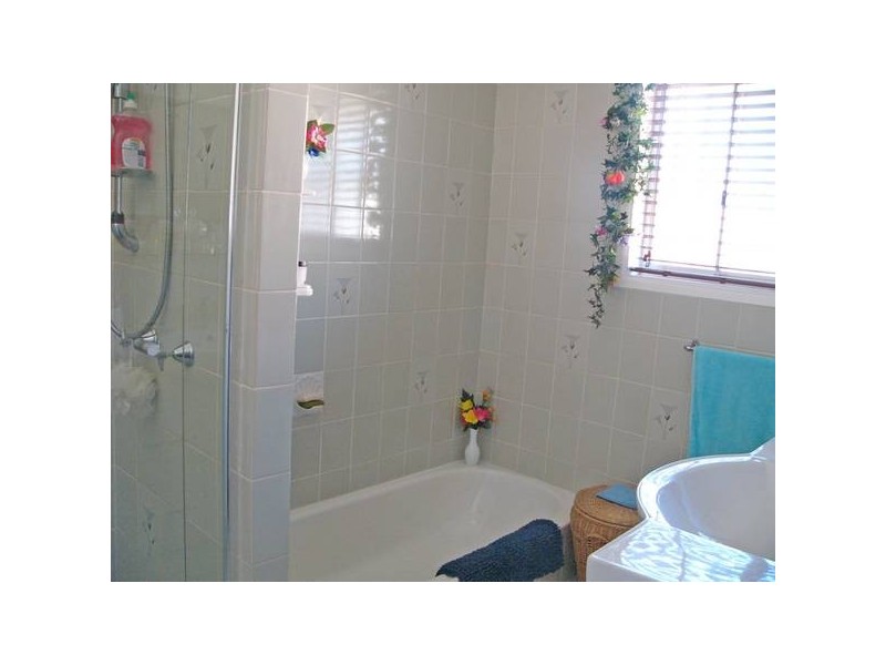 8 Deniven Street, Corinda QLD 4075