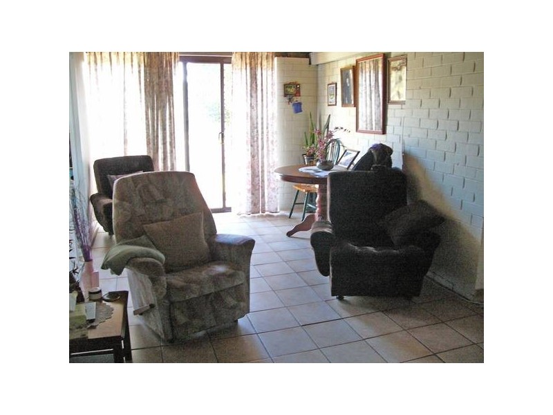 8 Deniven Street, Corinda QLD 4075