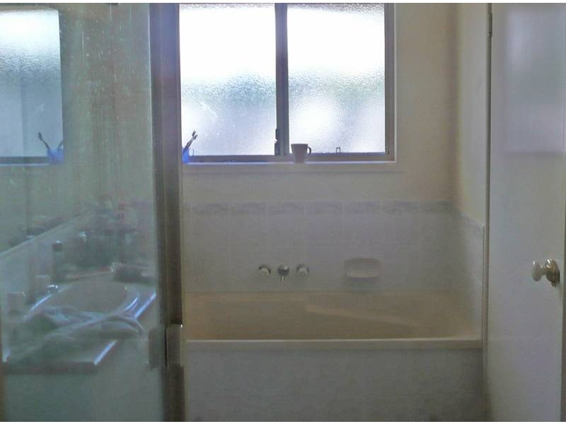 8 Sarabah Place, Forest Lake QLD 4078