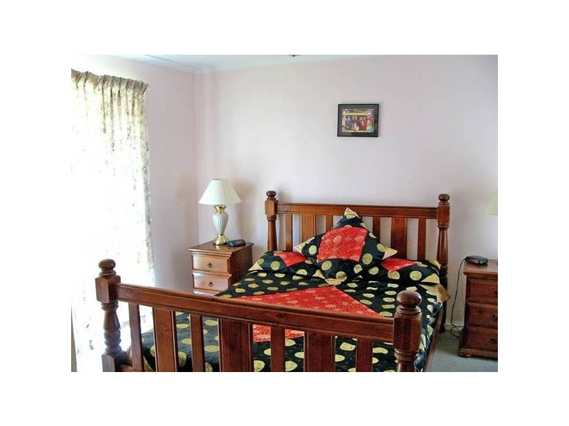 18 Thornburgh Street, Oxley QLD 4075