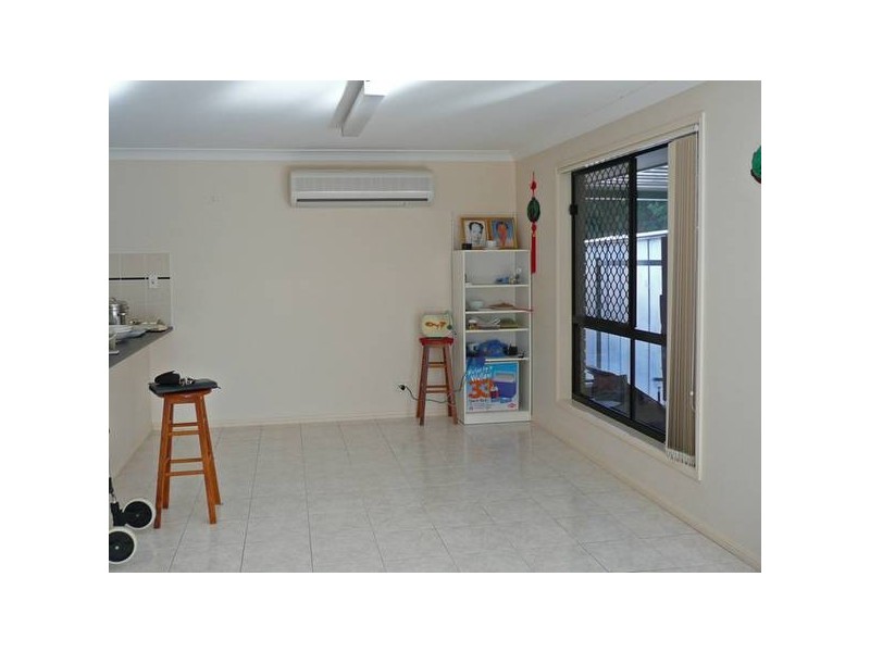 3 Selkirk Close, Oxley QLD 4075