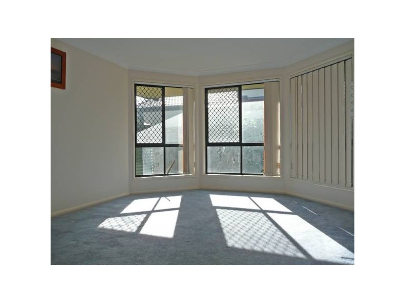 3 Selkirk Close, Oxley QLD 4075